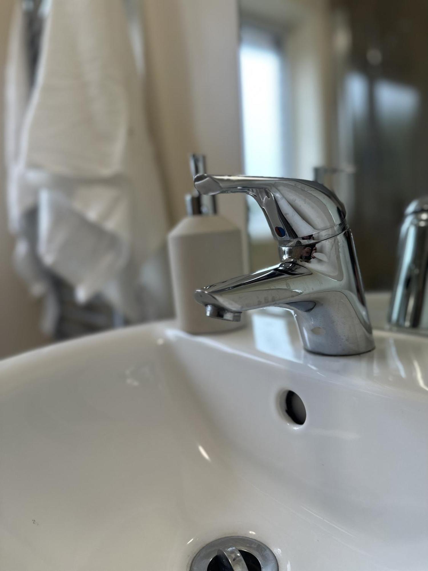 2 Bdr City Centre Apartment With Parking Cardiff Kültér fotó