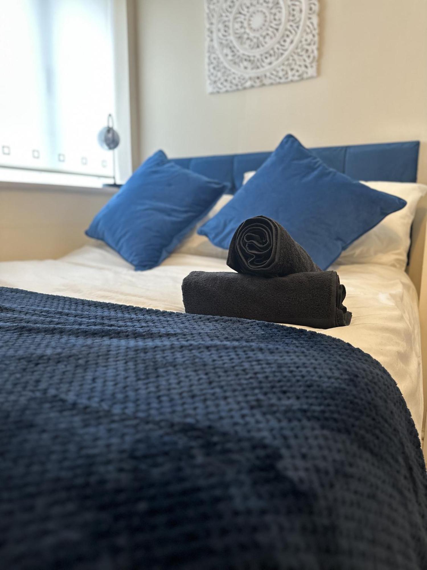 2 Bdr City Centre Apartment With Parking Cardiff Kültér fotó